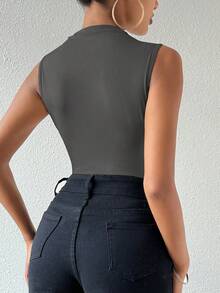 Chiquease Bộ đồ liền thân không tay cổ đứng xếp nếp màu trơn dành cho nữ - Màu xám đen - Xem 2