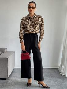 SHEIN Essnce Conjuntos de mujer Ropa de mujer Conjuntos de otoño para mujeres 2 piezas Blusa con botones y estampado de leopardo y conjunto de mono de tirantes de color liso Mono de camisola liso y conjunto de camisa con estampado de leopardo