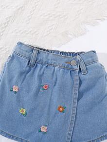 SHEIN 年轻女孩花卉刺绣不对称下摆休闲牛仔半身裙 - 中等水洗藍 - 查看 8