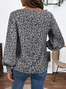 SHEIN LUNE Áo sơ mi tay bồng nhún bèo họa tiết hoa nhỏ nhắn - màu đen - Xem 2