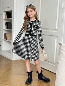 SHEIN Vestido informal de manga larga elegante y ajustado para la escuela con cuello redondo, decoración de botones y diseño de patchwork de pata de gallo para niñas preadolescentes, de vuelta a la escuela