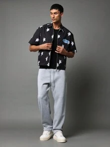 SUMWON Áo sơ mi bảo hộ lao động Boxy Fit Zip xuyên qua có in đồ họa toàn sao & huy hiệu đính đá sẵn sàng cho đại học - màu đen - Xem 5