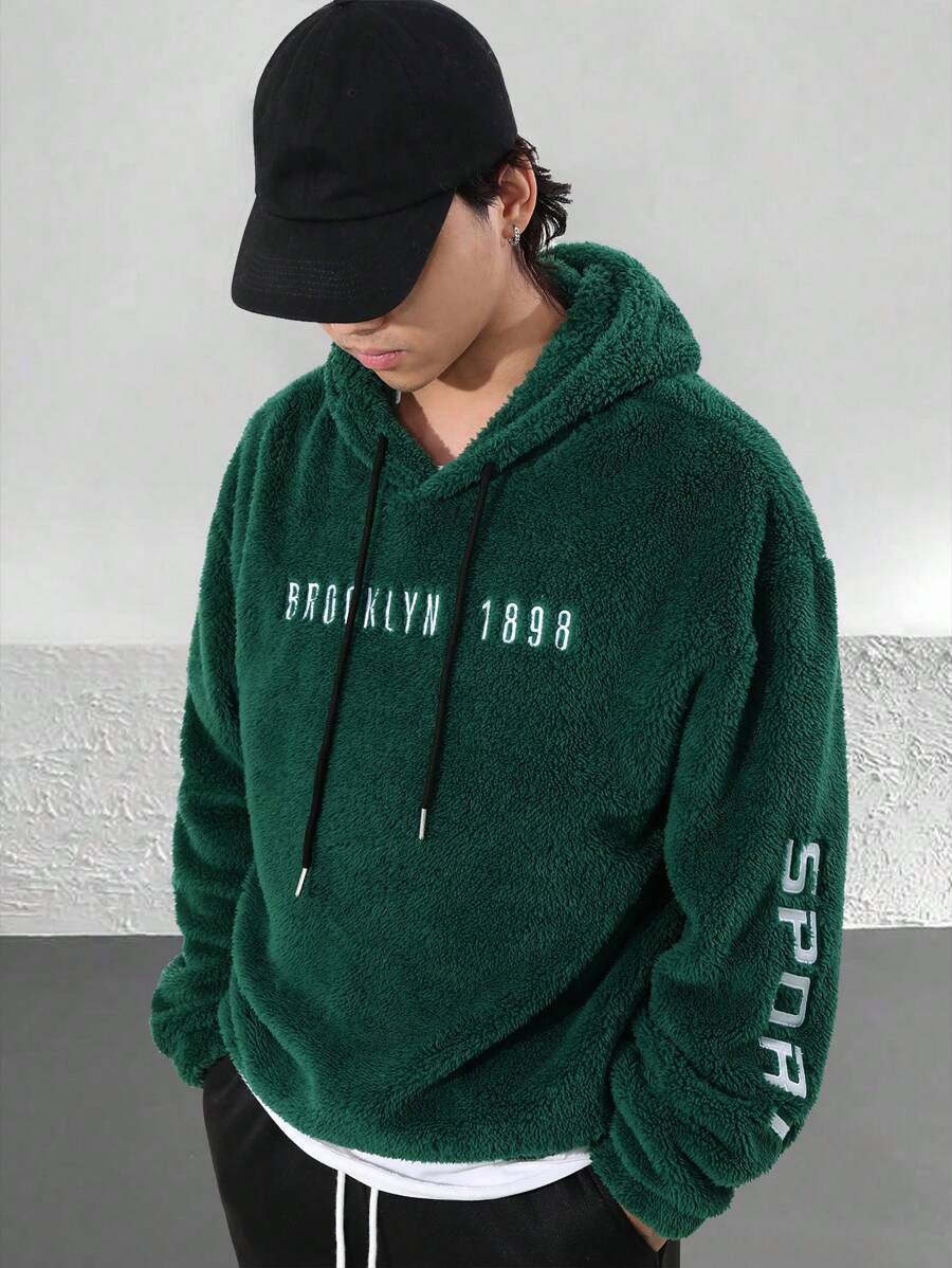 Manfinity Homme Sudadera con capucha holgada para hombres con oso de peluche, cordón ajustable, hombros caídos y bordado de letra - Verde - Ver 1