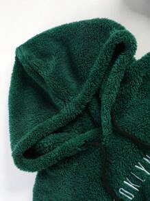 Manfinity Homme Sudadera con capucha holgada para hombres con oso de peluche, cordón ajustable, hombros caídos y bordado de letra - Verde - Ver 5