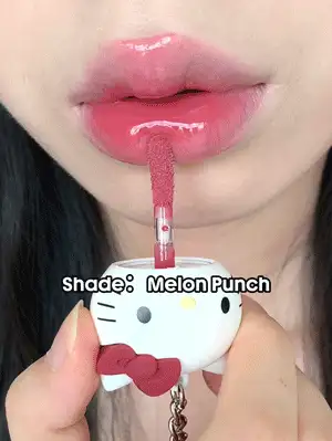 Hello Kitty｜SHEGLAM Poolside Perfection 唇釉-甜瓜沖劑保濕唇彩高光澤亮澤不粘稠液體唇彩液體唇膏唇油唇部護理保濕不粘稠唇妝 品牌 美容 化妝 化妝品 適合女性與女孩 完美搭配冬季春季 Y2K 時尚 流行 生日禮物 假期 派對準備就緒 最佳顏色 - Melon Punch - 查看 2