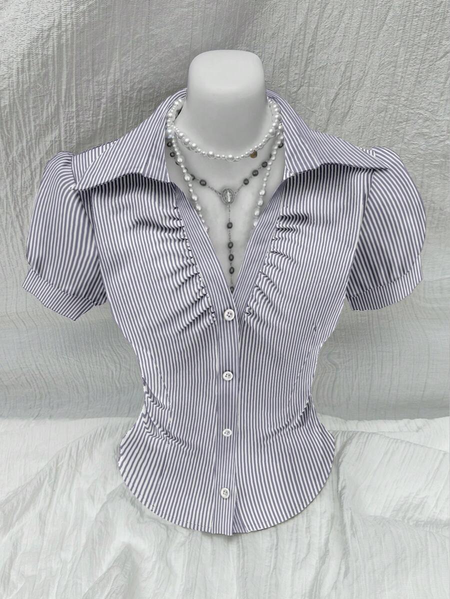 Sweetra Áo sơ mi nữ tay ngắn ôm vừa vặn cổ chữ V khoét sâu phía trước, thời trang công sở - Màu Xám nhạt - Xem 1