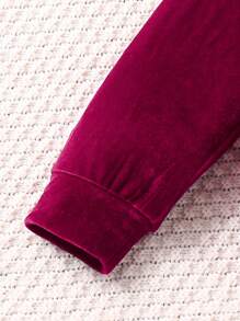 SHEIN Tween 女童青少年日常舒适休闲百搭心形字母公主印花连帽运动衫和天鹅绒裤子套装，适合秋冬季上学或外出 - 酒紅色 - 查看 6