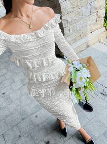 Chiquease 露肩长袖收腰优雅迷人连衣裙