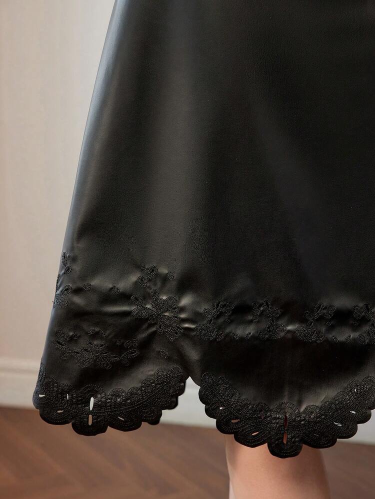 PU LEATHER EMBROIDERY DETAIL SCALLOP EDGE SKIRT