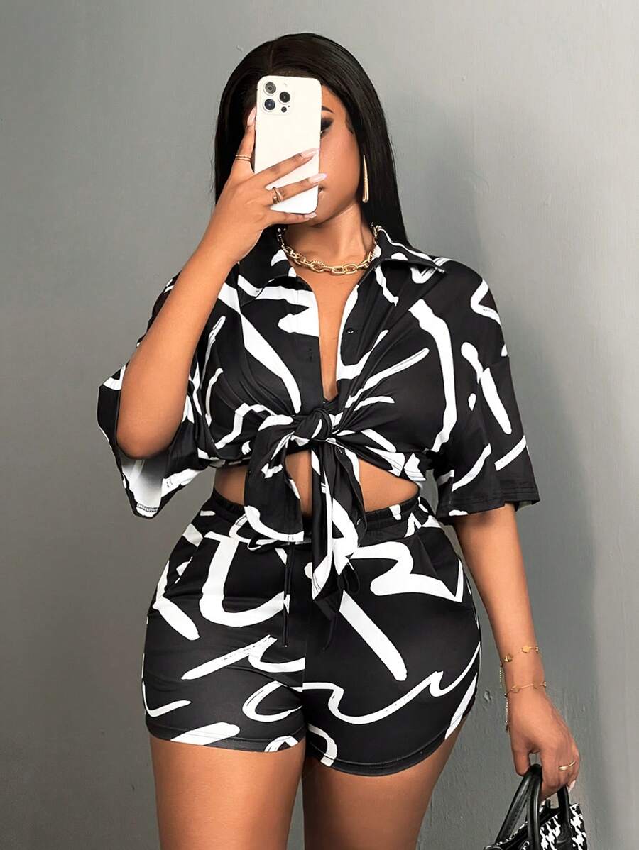 Slaydiva 1 套休闲全印花扭纹背心、系带紧身短裤和前开式短袖衬衫 - 黑色 - 查看 1