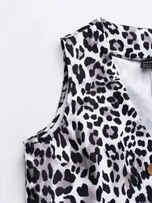 SHEIN Unity Women Asymmetric Hem Front Button Faux Pocket Sleeveless Leopard Jacket - Grey - View 4