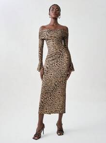 Chiquease Damen Leoparden-Muster Kleid mit Off-Shoulder Ausschnitt und Rückenausschnitt, Langarm (inkonsistente Muster)