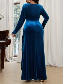 SHEIN Lady 秋冬季优雅派对海军蓝针织天鹅绒 V 领裹身垂坠长袖大码连衣裙 - 藏蓝色 - 查看 2