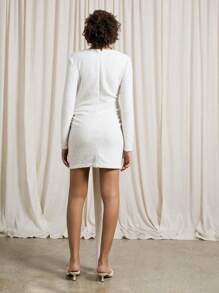 AiiRZ Vestido ajustado de mini Body con cuello en pico de mangas largas y esponjosas - Blanco - Ver 2