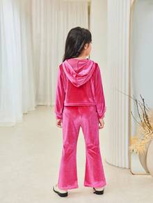 SHEIN Conjunto de top con capucha de terciopelo y pantalones acampanados para niñas, color magenta, casual, de moda, apropiado para uso diario - Rosa Fucsia - Ver 2