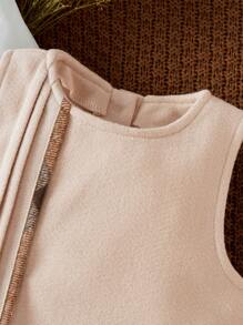 SHEIN 2pcs Baby Girl Peter Pan Collar Long Sleeve Blouse And Round Neck Sleeveless Tank Top Set - Khaki - View 4