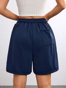 Muchica 女士街头风字母印花抽绳腰部运动短裤 - 藏蓝色 - 查看 2