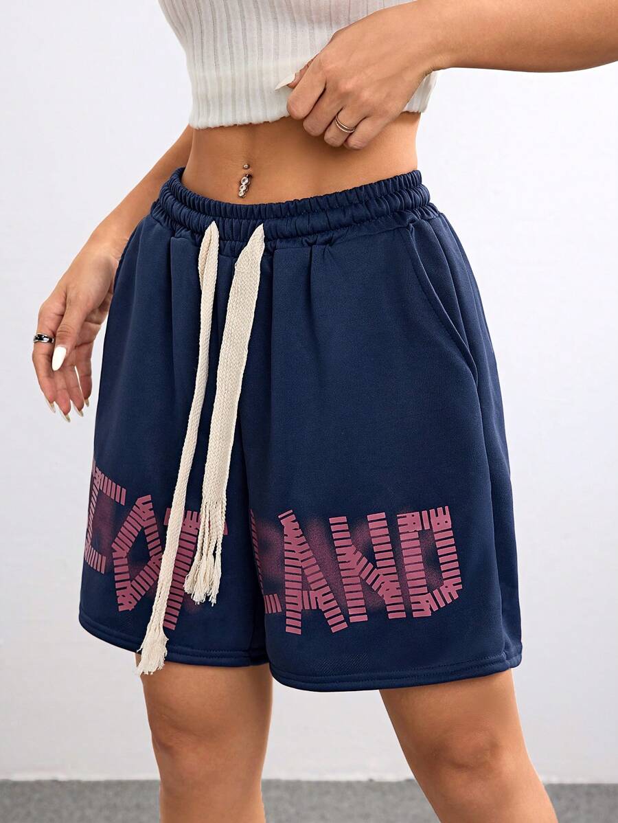 Muchica 女士街头风字母印花抽绳腰部运动短裤 - 藏蓝色 - 查看 1