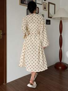 DAZY Áo choàng thắt eo in hình trái tim dáng rộng cho nữ - Cà phê nâu - Xem 2