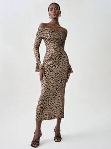 Chiquease Damen Leoparden-Muster Kleid mit Off-Shoulder Ausschnitt und Rückenausschnitt, Langarm (inkonsistente Muster)