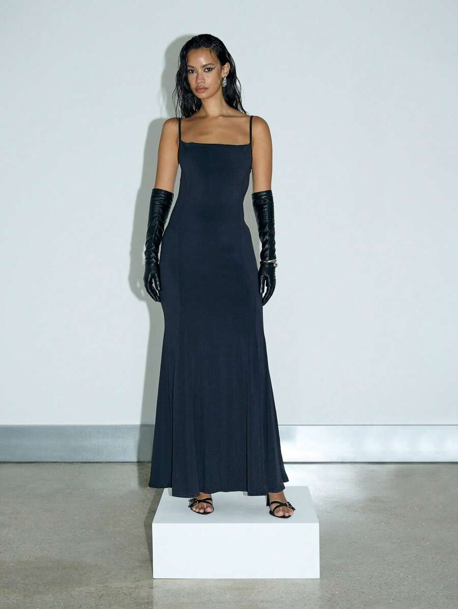 AiiRZ Spaghetti Strap Square Neck Backless Fitted Bodycon Maxi Dress