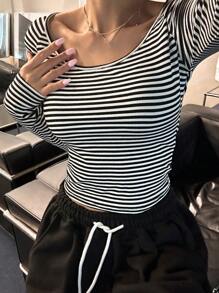 DAZY Áo thun dài tay cổ tròn in họa tiết sọc cỡ lớn cho nữ - màu đen - Xem 1