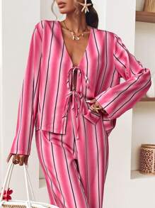 SHEIN VCAY Femmes Blouse à manches évasées avec col en V, imprimé rayures dégradées et nœud devant, Costumes d'Halloween pour adultes, Thanksgiving, Automne, Blouses femmes à manches longues - Rose bonbon - Voir 3