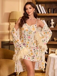 Slumberist Bộ 2 áo ngủ hai dây họa tiết hoa lưới trang trí lông vũ và áo choàng - Màu be - Xem 4