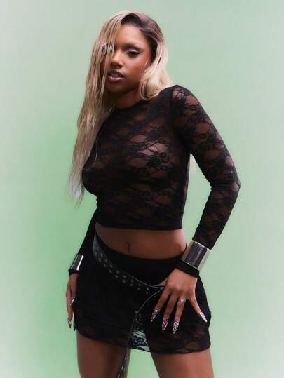 SUMWON WOMEN 音乐节透视系带露背修身短款上衣