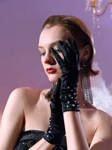 The Great Gatsby x MOTF PREMIUM 1 PAIR WOMEN'S ELEGANT DIAMOND/CRYSTAL LINE BLACK SATIN FULL FINGER GLOVES, SUITABLE FOR WEDDING PARTY - Black - View 3