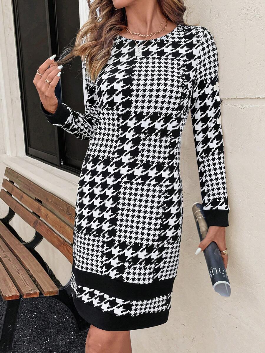 SHEIN Clasi Robe courte élégante à manches longues col rond avec impression tout-sur-tout pour femmes