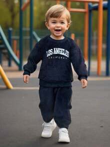 SHEIN 年轻男孩休闲简约基本款柔软羊毛保暖英文字母钴蓝色运动衫和裤子套装，适合秋冬季 - 藏蓝色 - 查看 4