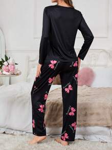 SHEIN 女士140克数码印花牛奶丝睡衣套装，秋冬舒适优雅细节 - 彩色 - 查看 2