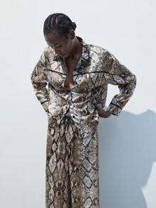 SHEIN Maija Blusa moderna urbana elegante para resort, fiesta, vacaciones, otoño e invierno, con parche de estampado floral de serpiente para mujer