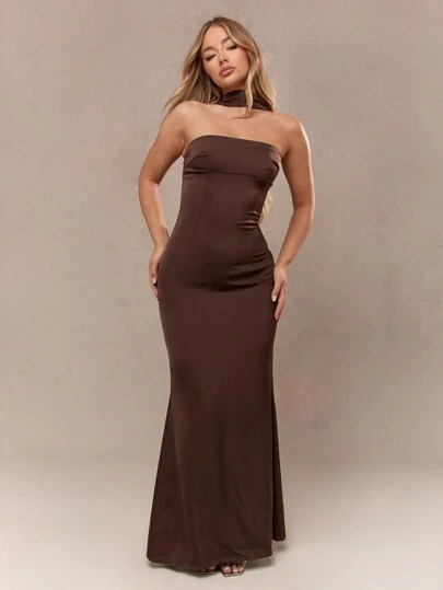 MISSGUIDED Vestido largo con vuelo y corpiño tipo corsé con detalle de pañuelo de satén en el cuello