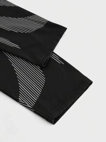 Manfinity VCAY Men's Plus Size Letter & Striped Knitted Turtleneck Slim Fit Long Sleeve T-Shirt