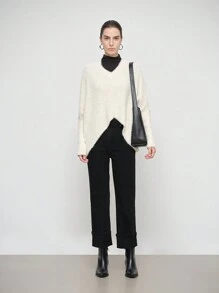 SHEIN LUNE 纯色V领不对称下摆优雅长袖套头针织毛衣，秋冬款 - 杏色 - 查看 1