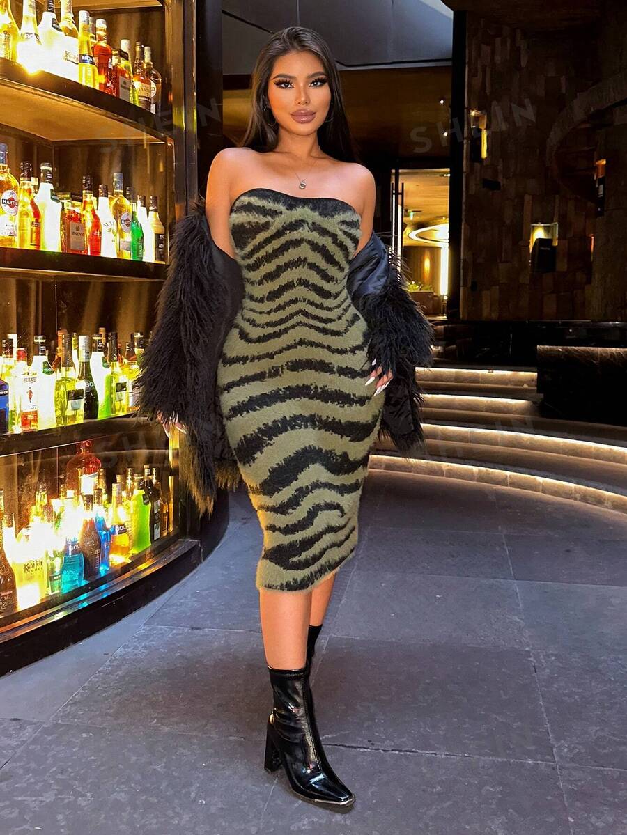 Zolique Nuevo vestido de suéter mini sexy y ajustado sin tirantes con bloques de color negro, verde militar, textura geométrica y estampado borroso de cebra