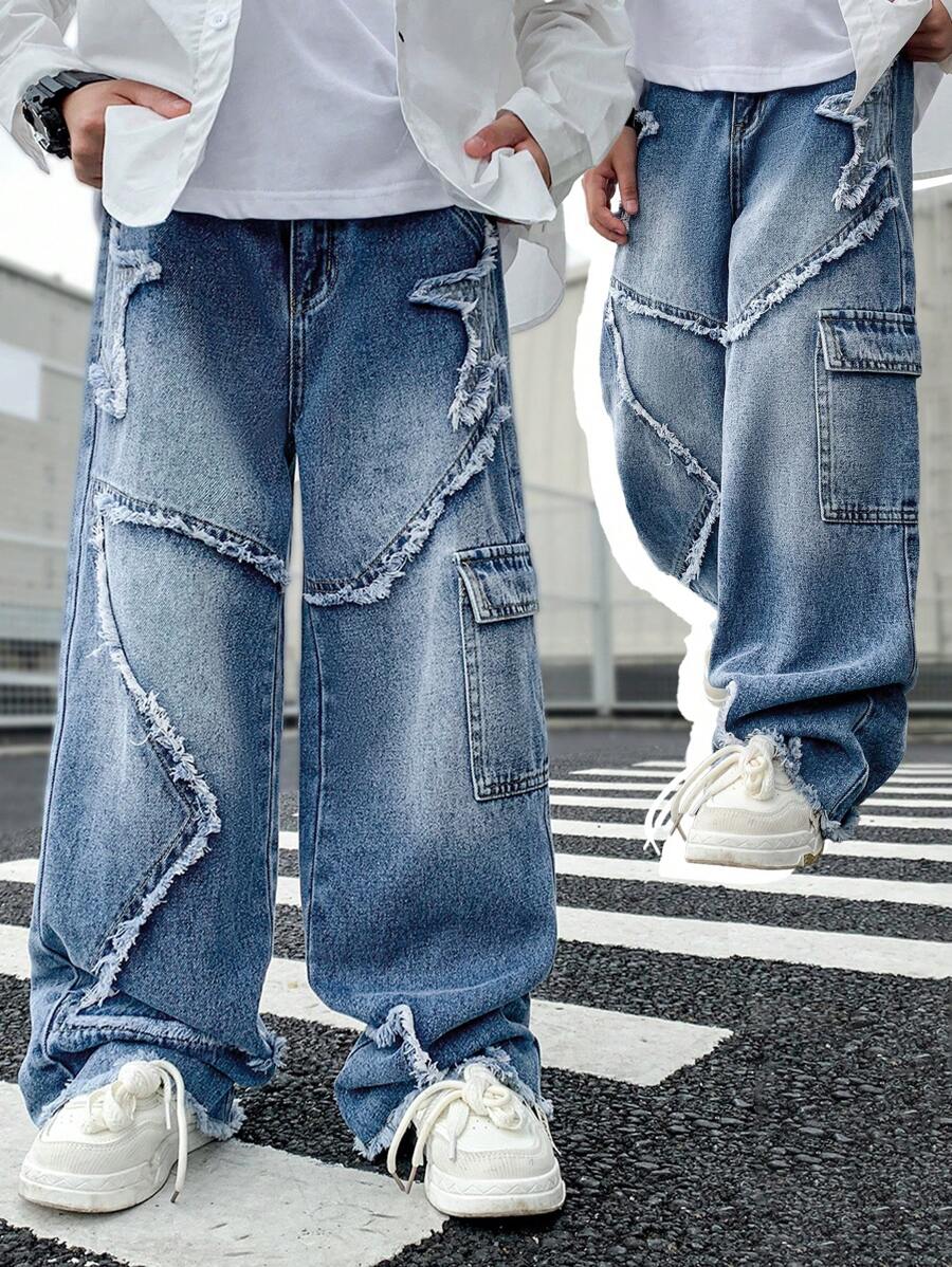SHEIN Pantalones vaqueros anchos azules con parches y bordes desgastados de tipo estrella en parchwork para niños preadolescentes, para ropa de regreso a la escuela y otoño de niños preadolescentes - Azul lavado medio - Ver 1