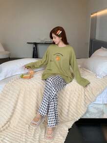 DAZY Conjunto de pijama informal con sudadera holgada con estampado de pan y pantalones a cuadros para el otoño