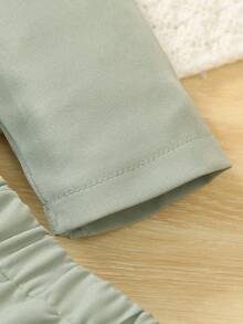 SHEIN Bộ 2 món thời trang kiểu Anh cổ điển cho bé trai, áo khoác và quần dài tay kèm nơ, trang phục lịch lãm, được làm từ chất liệu mềm mại cao cấp, thích hợp mặc hàng ngày, dự tiệc sinh nhật hoặc lễ cưới. - màu xanh lá - Xem 5