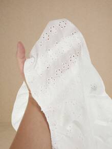 Poéselle Áo cánh tay bồng xếp ly thêu viền màu trắng mùa thu công sở, thanh lịch - trắng - Xem 5