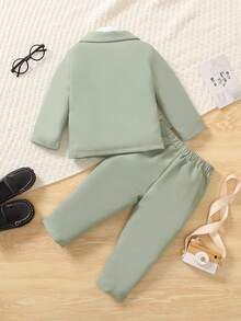 SHEIN Bộ 2 món thời trang kiểu Anh cổ điển cho bé trai, áo khoác và quần dài tay kèm nơ, trang phục lịch lãm, được làm từ chất liệu mềm mại cao cấp, thích hợp mặc hàng ngày, dự tiệc sinh nhật hoặc lễ cưới. - màu xanh lá - Xem 2