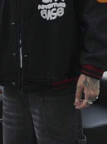 Manfinity EMRG Męska jesienna swobodna kurtka dżinsowa z nadrukiem i czaszką świąteczną, zapinana na guziki, luźna, akademicka, ciemna, na imprezę, prezent dla chłopaka