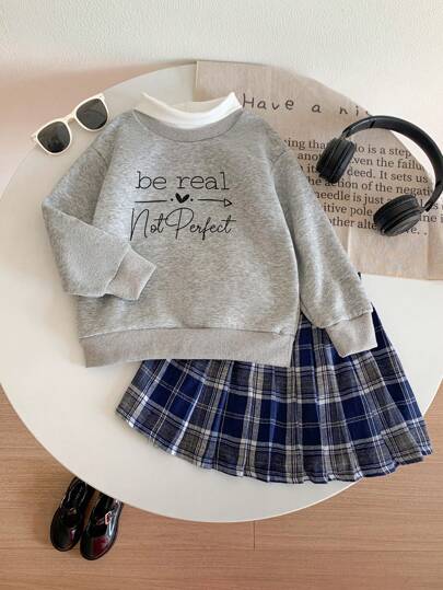 SHEIN Playful Pals 年輕女孩二件套標語印花運動衫和格紋裙子套裝