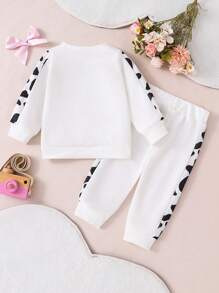 SHEIN 2 件秋季女宝宝可爱奶牛图案圆领运动衫和运动裤套装 - 白色 - 查看 2