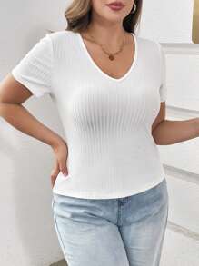 SHEIN Essnce تي شيرت نسائي أساسي أسود قصير الأكمام رقبة على شكل حرف V، من قماش ريب محبك، بتفاصيل شمع للتنحيف، ملائم للعمل والتنقل اليومي، تصميمات محتشمة للنساء بمقاسات كبيرة لموضة الصيف الجديدة لعودة المدرسة والأعمال المكتبية - أبيض - مشاهدة 3