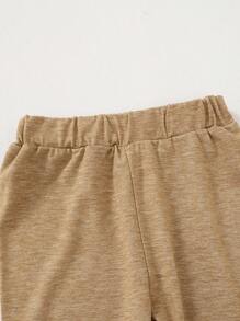 Cute Spring & Fall Casual Style Baby Boy Set - Pure Knitted T-Shirt + Comfortable Pants, Simple Yet Childlike. Crafted With Soft, Skin-Friendly Fabrics, The T-Shirt Showcases A Fresh Solid Color For A Classic, Versatile Look. Paired With Matching Or Contrast Color Pants, It Creates A Cute Casual Outfit For Everyday Wear. Stylish Silhouette Allows For Easy Movement And Appeal, Letting Your Little One Freely Run Under The Spring Sunlight And Enjoy The Carefree Childhood.