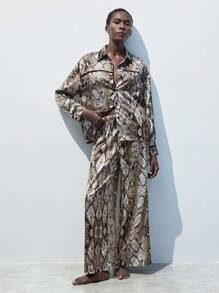 SHEIN Maija Blusa moderna urbana elegante para resort, fiesta, vacaciones, otoño e invierno, con parche de estampado floral de serpiente para mujer