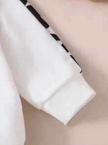 SHEIN 2 件秋季女宝宝可爱奶牛图案圆领运动衫和运动裤套装 - 白色 - 查看 6